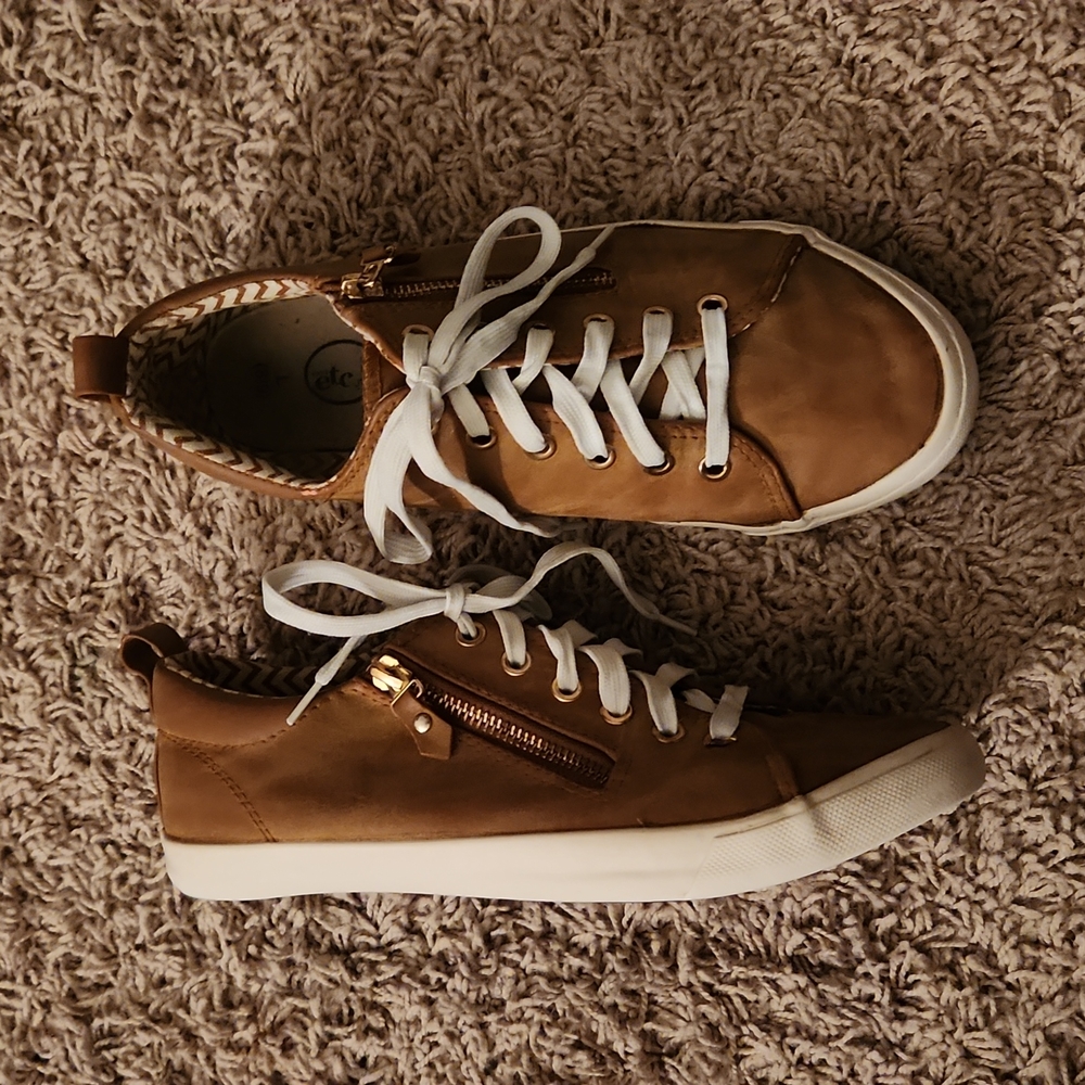 Tan Flat Women's Shoes size 8/9